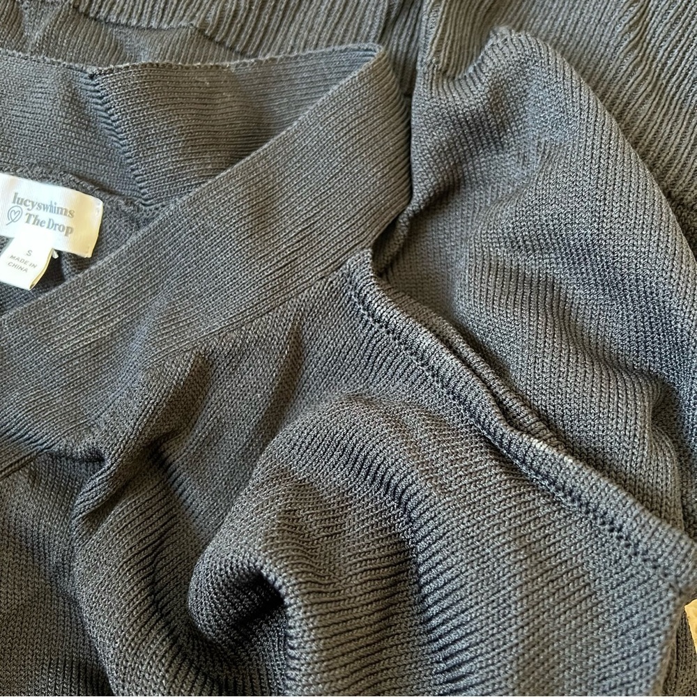 LucysWhims The Drop Black Buckle Cold Shoulder Slouchy Sweater V-Neck Size Small - Picture 10 of 12